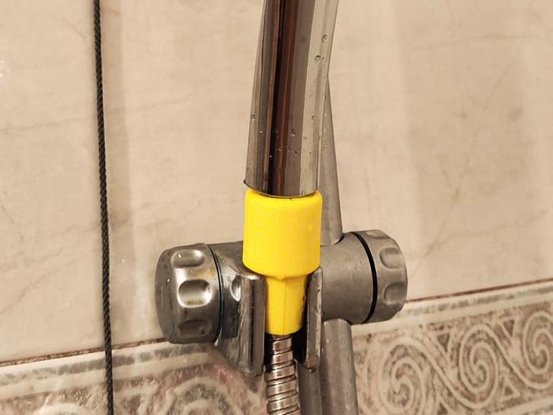 Emergency shower holder for broken screws