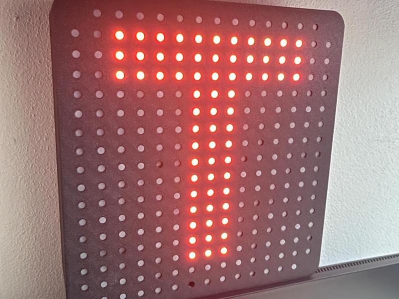 Twinkly table or wall lamp