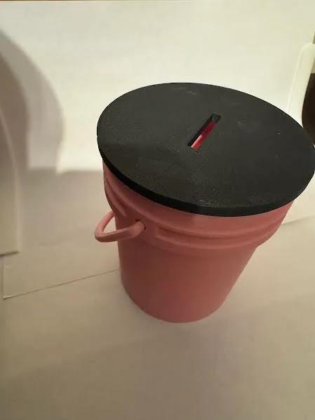 bucket lid   