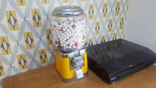 Full-Size Beaver Gumball/Bubble gum Machine model