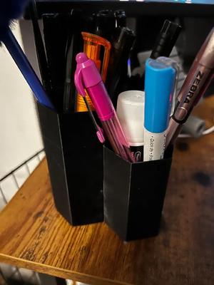 Simple pen holder   