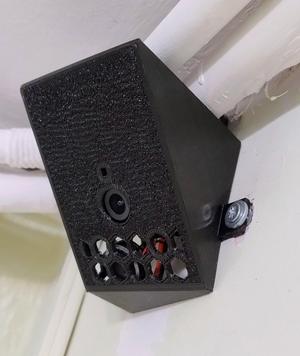 Wall housing for Calex wifi camera. Obudowa ścienna do kamery wifi Calex