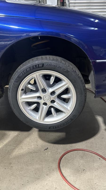 2000 VT Commodore SS 17" Rim Plastic Trim Piece