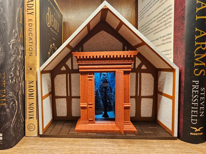 Chronicles of Narnia Wardrobe Book Nook