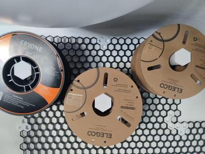 Spoolholder for Honeycombwall