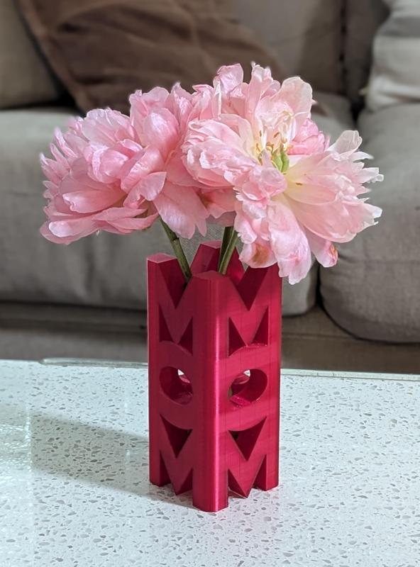MOM Tower / Vase