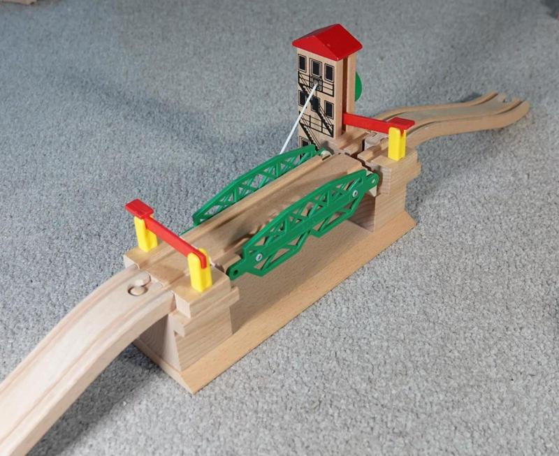 Brio train lifting bridge hinge