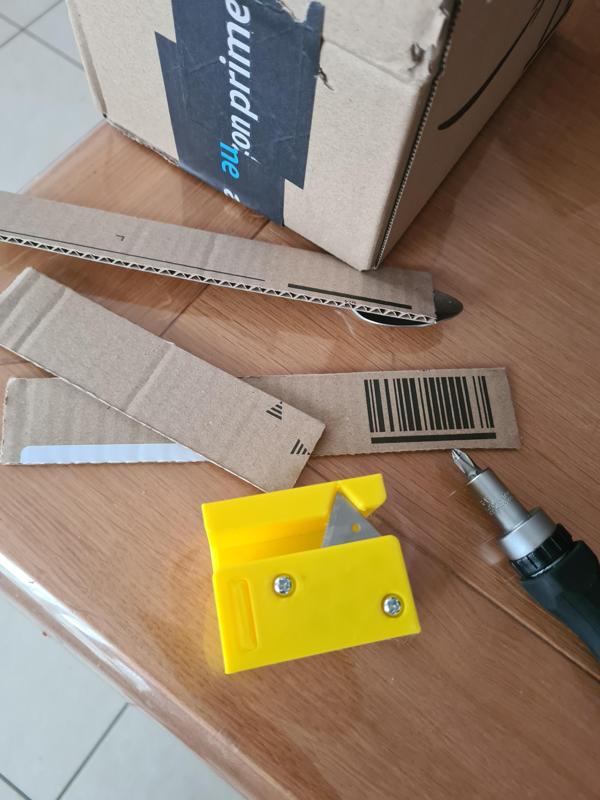 cutter a carton pour griffoir
