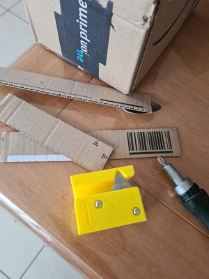 cutter a carton pour griffoir