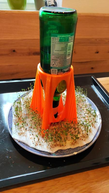 Cultivation rocket bottle holder for watercress