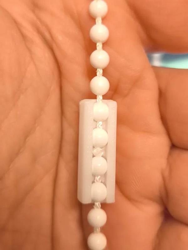 Clutch (clip) for window blinds   