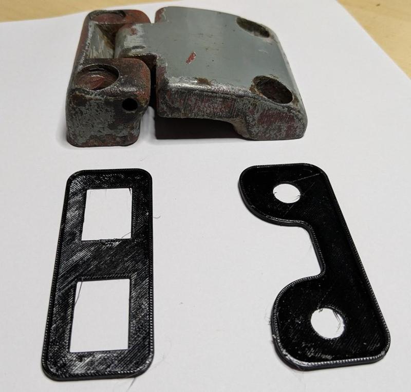 Land Rover Series 3 door hinge gasket / shim 