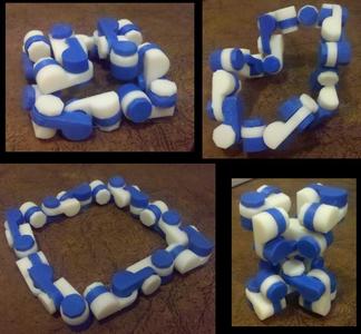 Snake/Chain Desk Toy