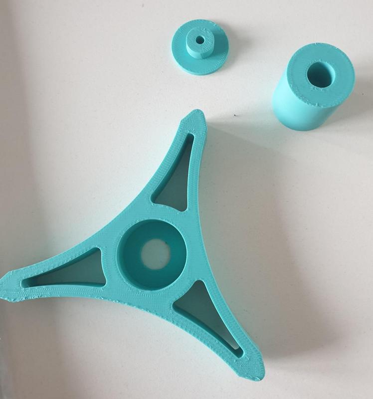 Malerpyramide paint stand holder triangle