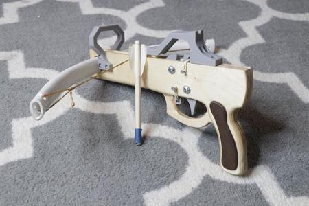 Pistol Crossbow trigger mech and sights