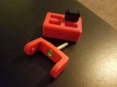 Thumb drive storage hub 