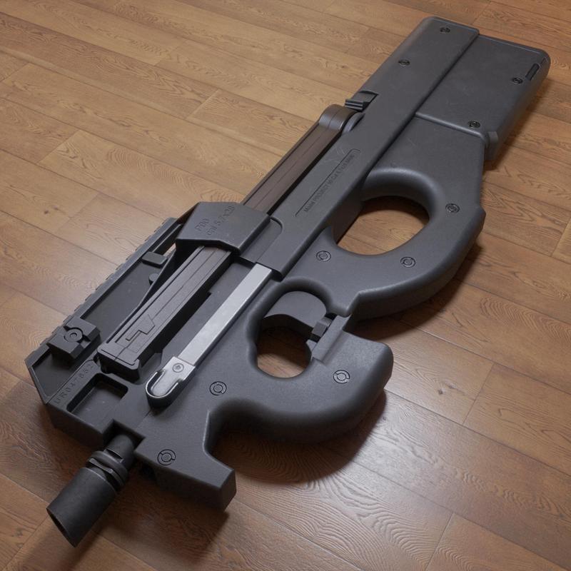P90-SMG ( Prop-Gun ) 1/1 Size