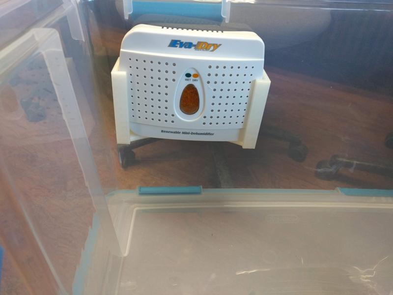 Eva-Dry E-333 Rechargeable Dehumidifier/Desiccant Mount