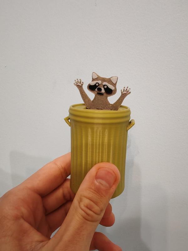 Racoon bookmark with a stand