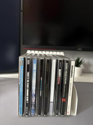 CD Mechanical Storage With Push Button Ejection