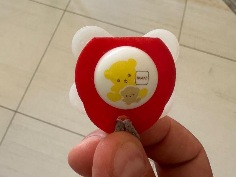 Pacifier holder support MAM