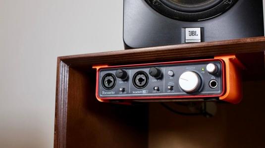Focusrite Scarlett 2i2 Mount
