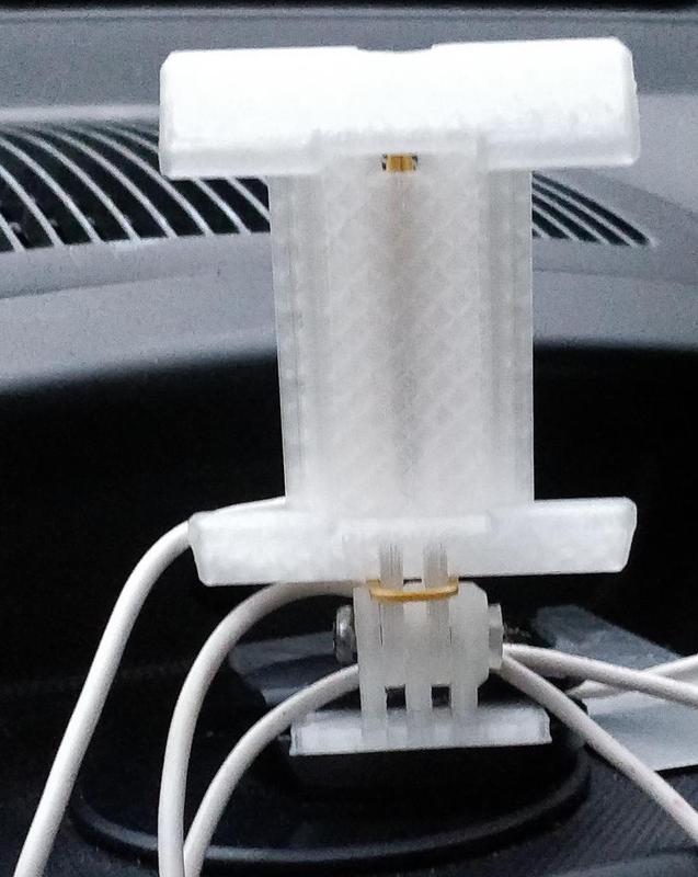 TomTom adhesive mount modular clipon