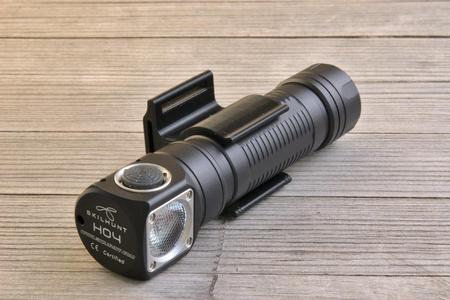 Unibody headlamp clip