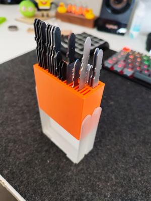 Jigsaw blade holder