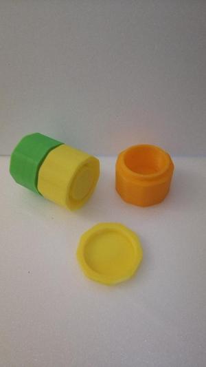 Stackable boxes