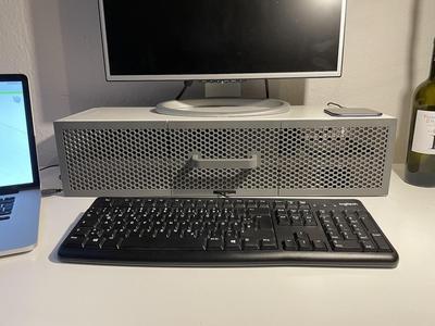 Magnetic Monitor Rack