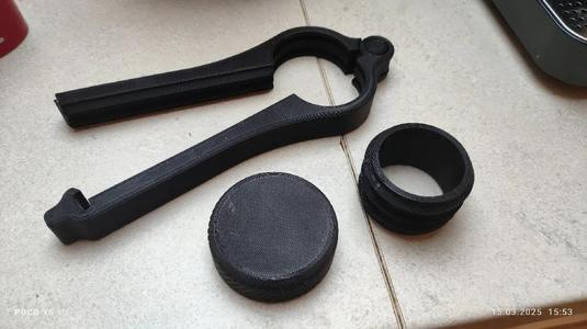 Klips do paczki kawy ziarnistej z zakrętką   