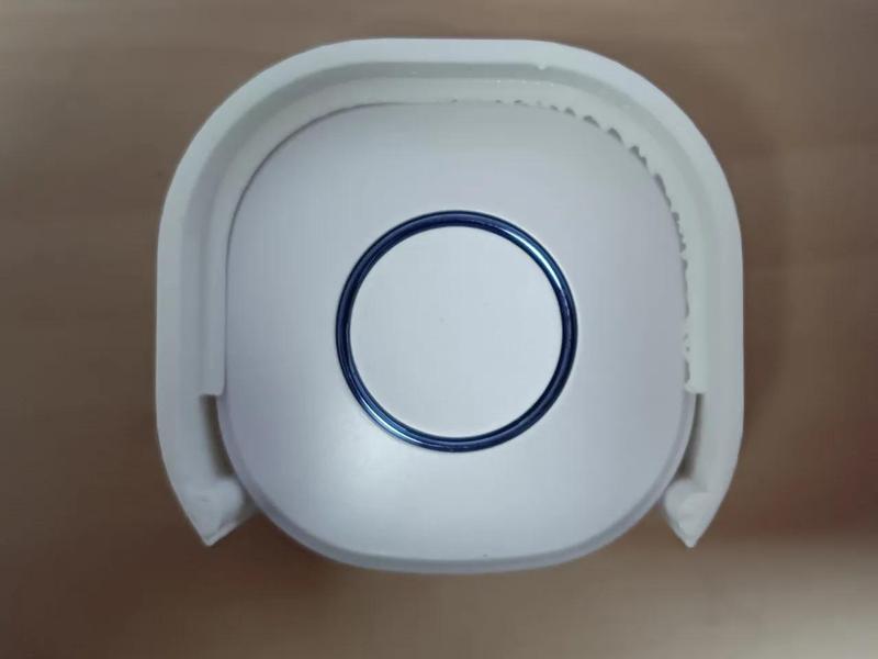 Shelly Button holder   