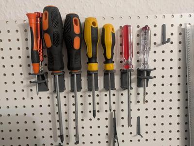 Screwdriver Pegboard Holder (15mm grid | 5mm holes)   