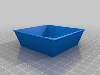 Customizable parametric plant tray