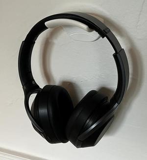 Headset wall mount   