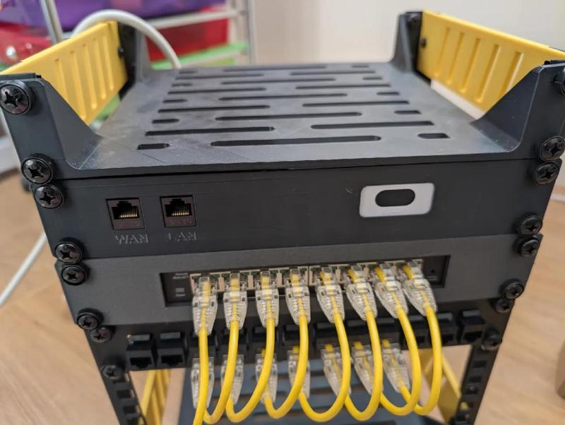 10" rackmount - Ubiquiti Unifi Express 7 router - Remix with keystones   