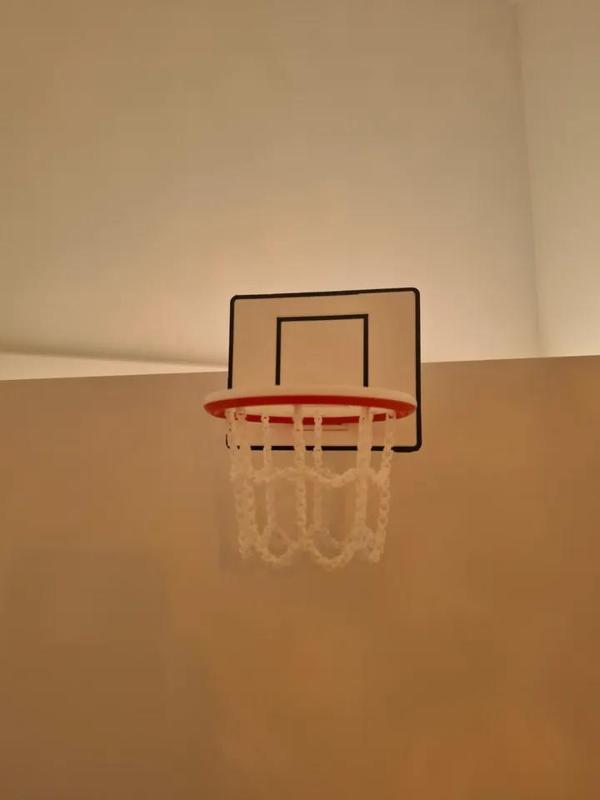BASKETBALL HOOP   