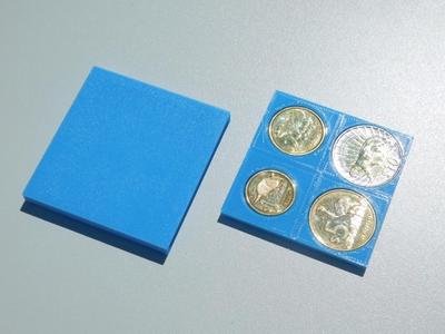 Estuche para monedas uruguayas (Uruguayan coin case). Peso Uruguayo, serie animales autóctonos (2011-2014).