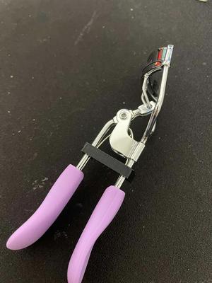 Eyelash Curler holder/fixer   