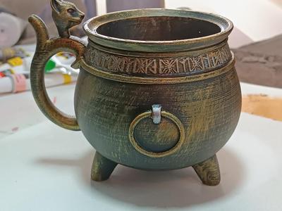 witch cauldron can holder
