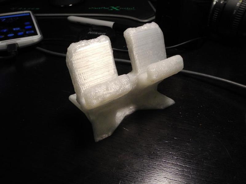 Cell Phone Stand - Moto X 2014 // iPhone 6