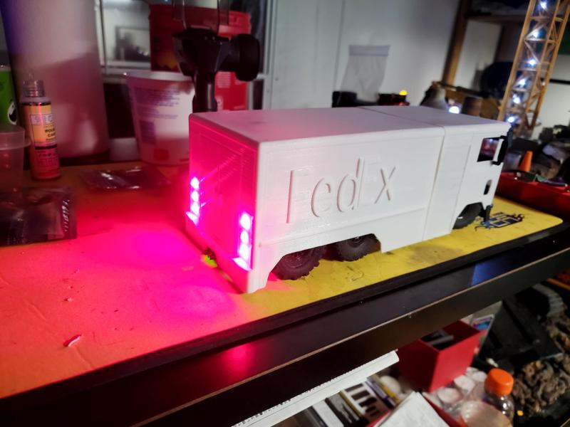 Slammed LOWRIDER FedEx FMS 1/18 6x6