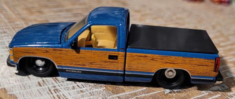 M2 Machines C1500 Bed Cover 1/64