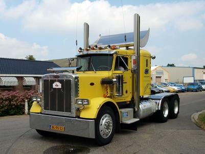 Peterbilt 359 with podium