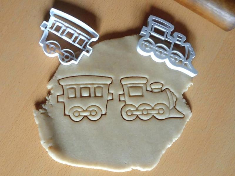 x2 Train (locomotive; wagon) cookie cutter - dough