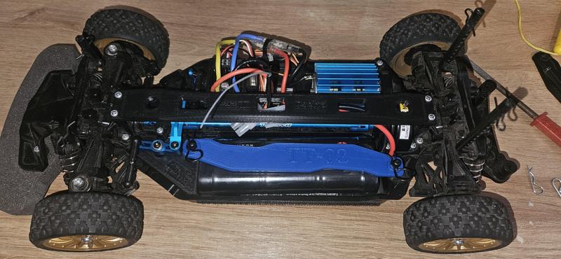 Tamiya TT-02 battery plate