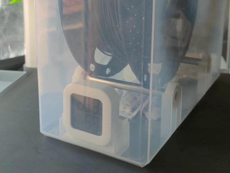 Hygrometer reducer for 3D desiccant container