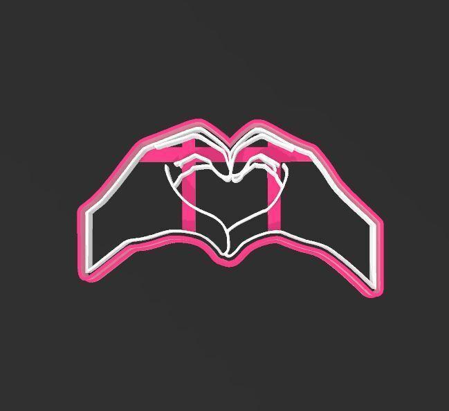 Taylor Swift, Cookie cutter heart symbol