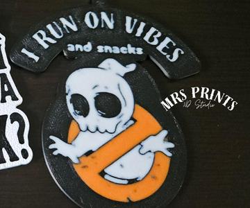 I run on Vibes and Snacks -Keychain